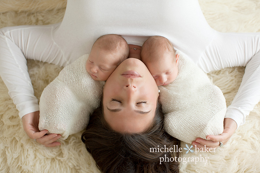 twin sisters with mom