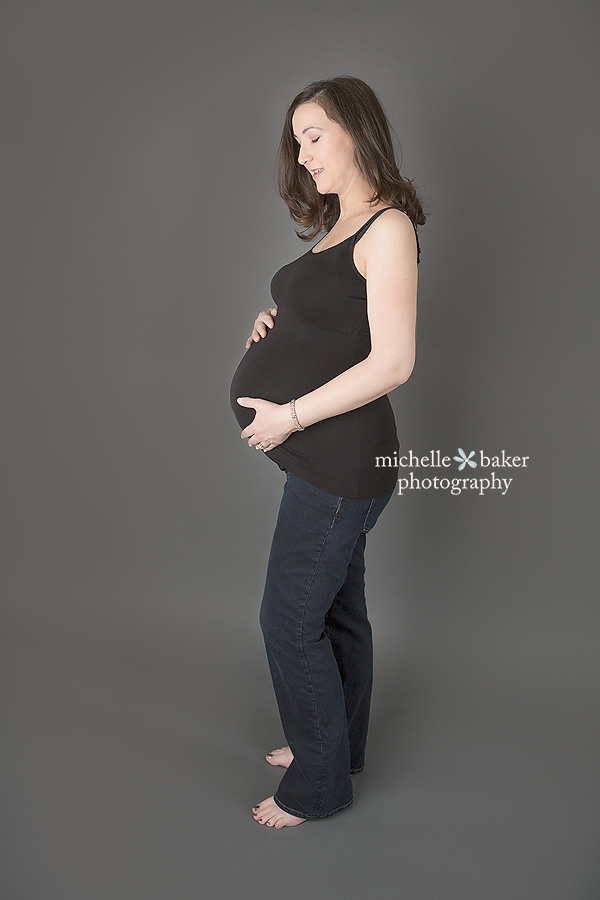 pregnant mom in all black